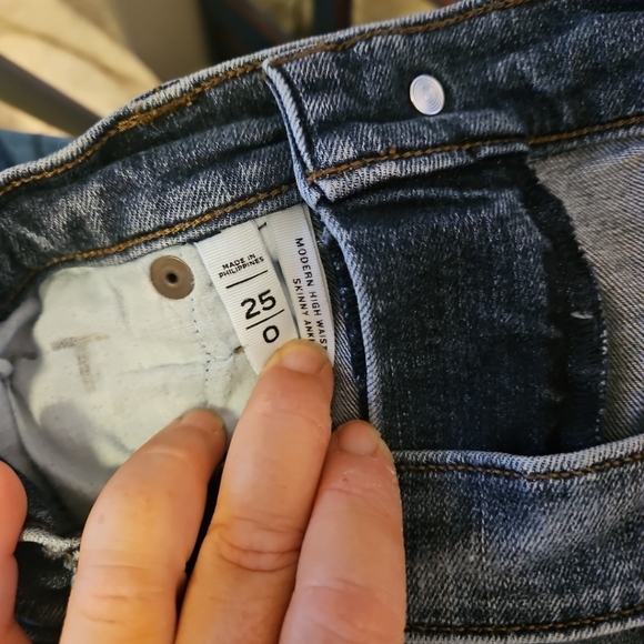 Ann Taylor Loft size 0/25 High Waist Skinny Jeans - Picture 4 of 4